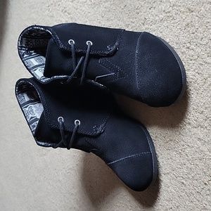 TOMS Kala Desert Wedge